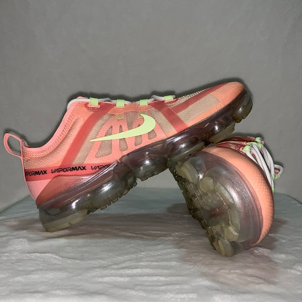 Nike Air VaporMax Pink Tint Barely Volt women’s size 7.5